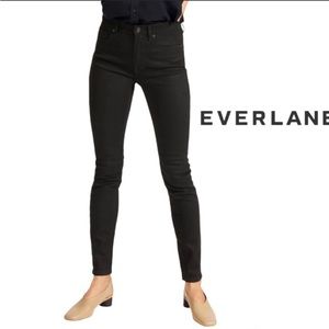Everlane black woman jeans.